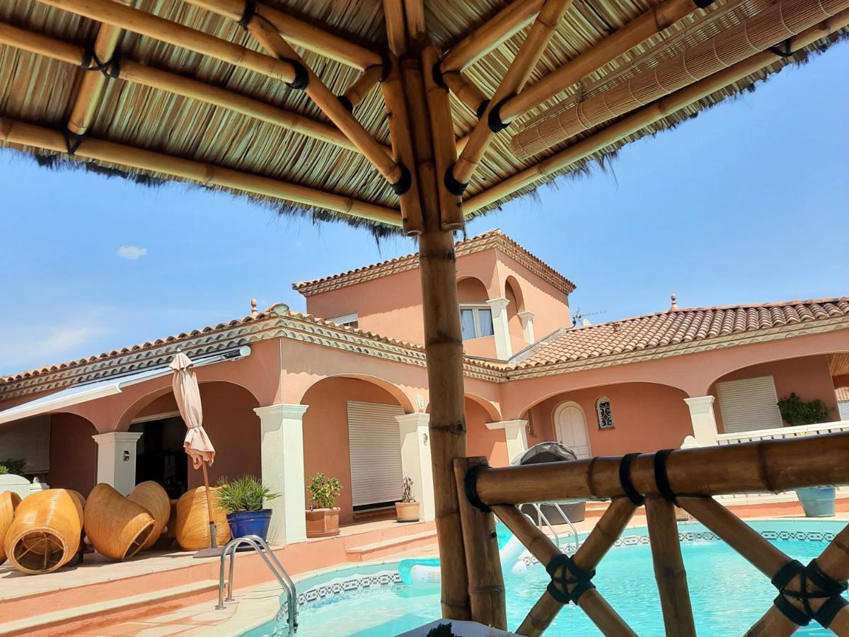 Les Collines D'Ugernum Bed & Breakfast Beaucaire  Bagian luar foto